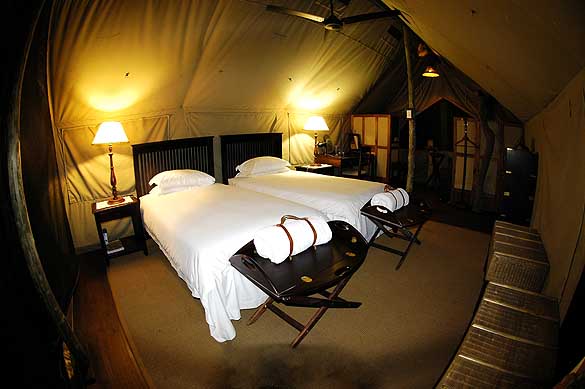 copyright Andrew Woodburn, safari lodge photography, Plains camp safari tent